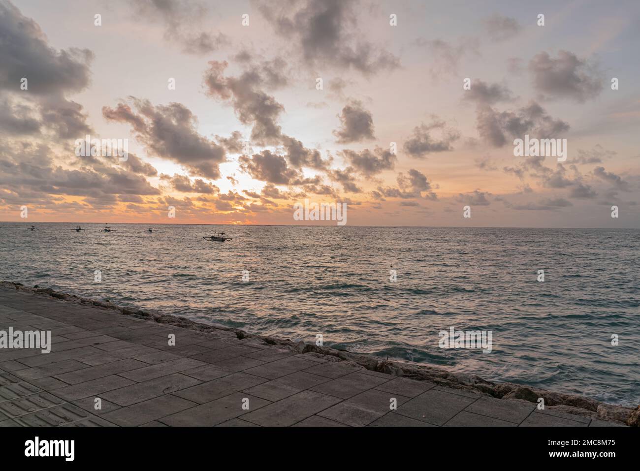Beach beauty boat sunset hi-res stock photography and images - Alamy