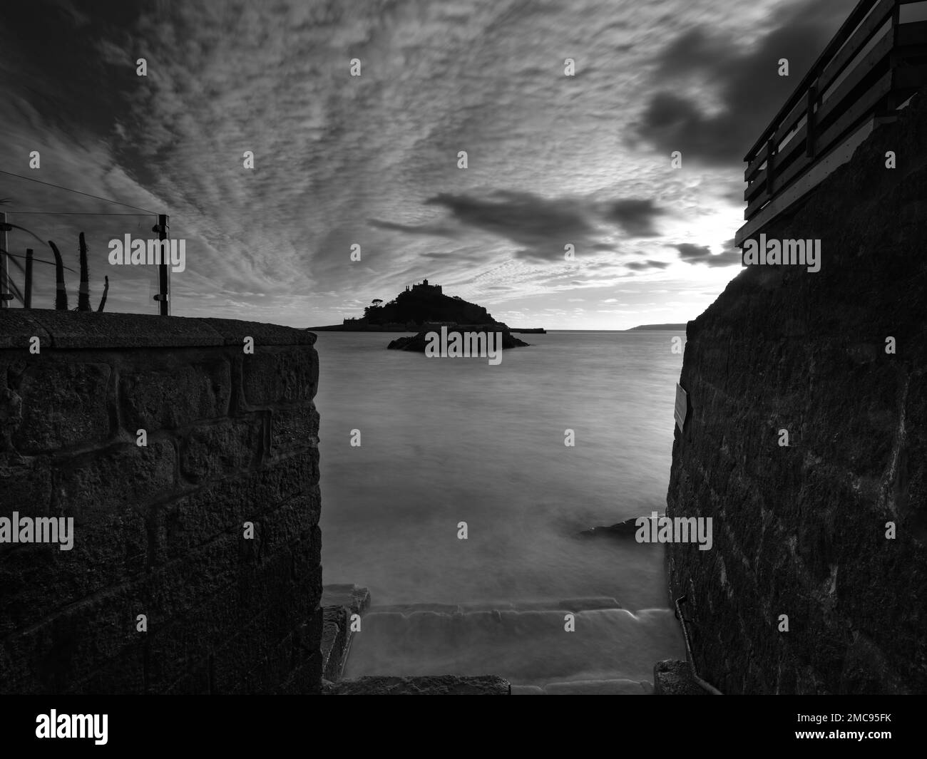 land-of-the-giants-black-and-white-stock-photos-images-alamy