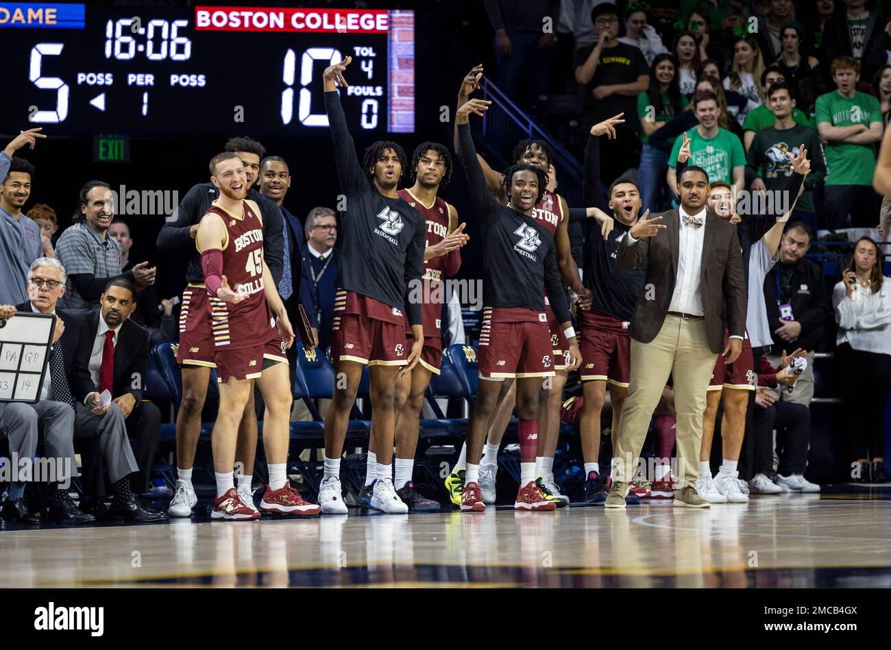 Notre dame bench during game hi-res stock photography and images - Alamy