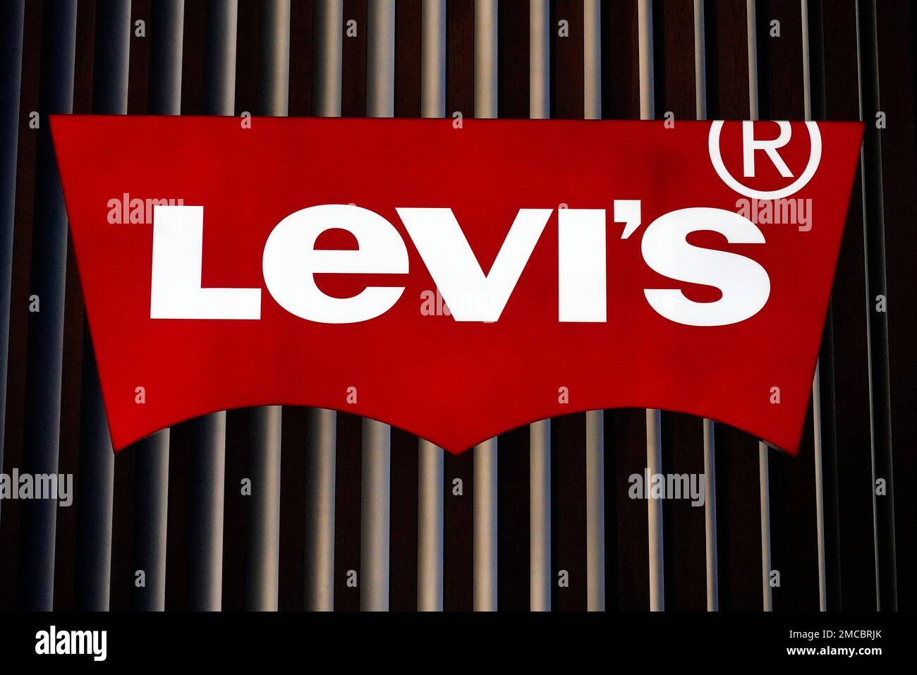 This is the sign outside a Levi's store in the Ross Park Mall in  Pittsburgh, Wednesday, Jan. 26, 2022. (AP Photo/Gene J. Puskar Stock Photo  - Alamy