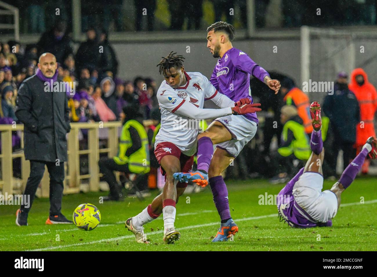 Florence, Italy. 03rd Apr, 2022. Nicolas Gonzalez (ACF Fiorentina)  celebrates after scoring a goal during ACF Fiorentina vs Empoli FC, italian  soccer Serie A match in Florence, Italy, April 03 2022 Credit