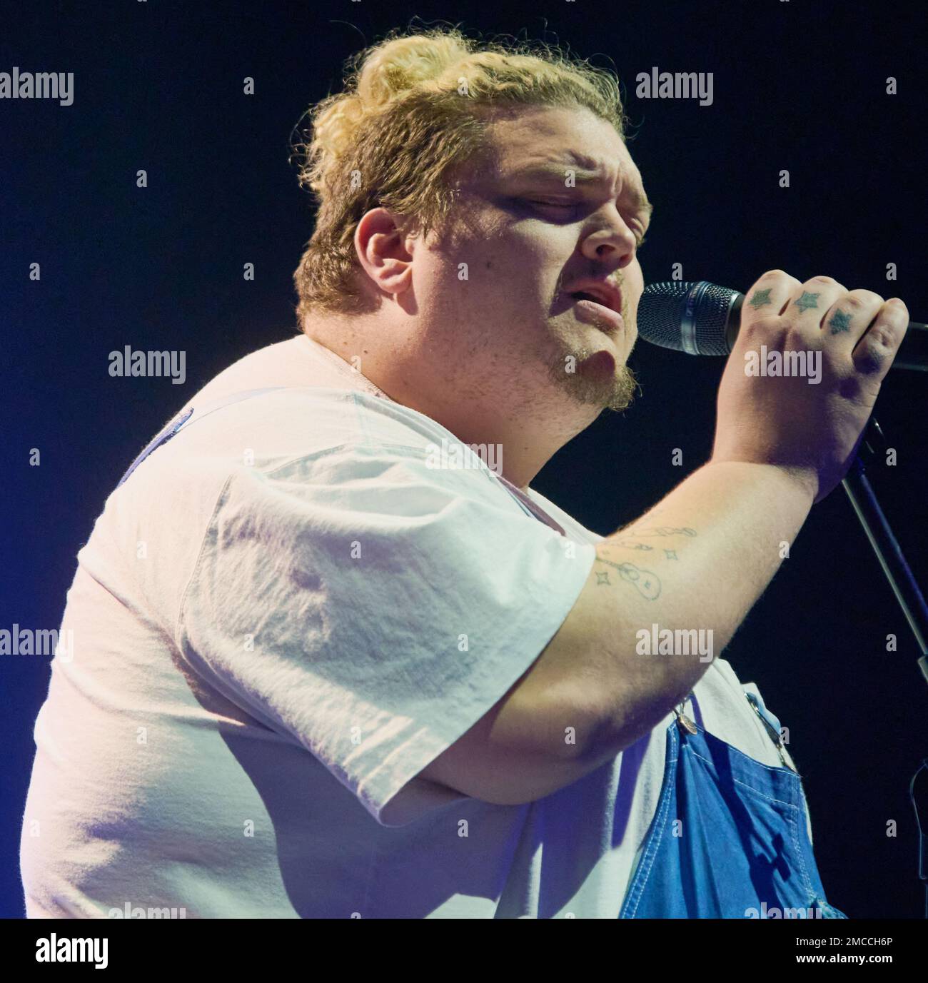 BENSALEM, PA, USA - DECEMBER 08, 2022:  TALK Performs at ALT 104.5's Friendsgiving at the Xcite Center at Parx Casino. Stock Photo