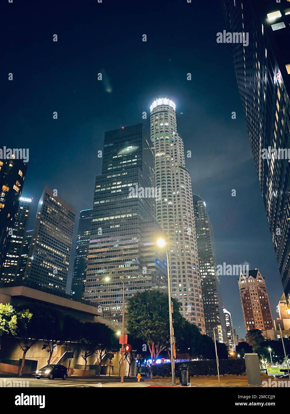 Highrise buildings night hi-res stock photography and images - Alamy