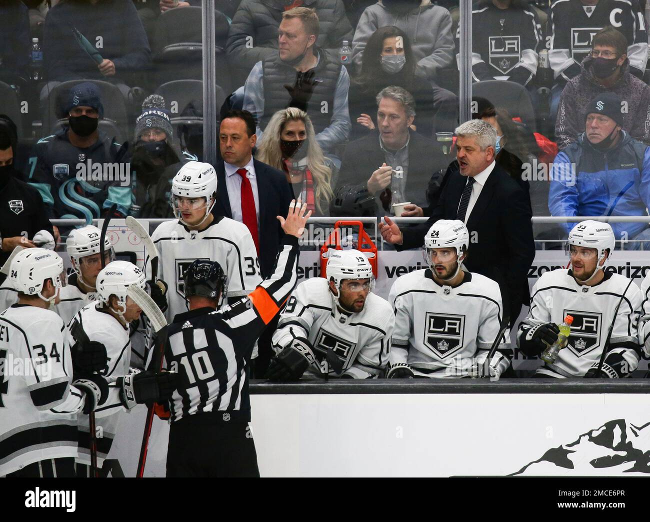 Los Angeles Kings head coach Todd McLellan gestures during the third