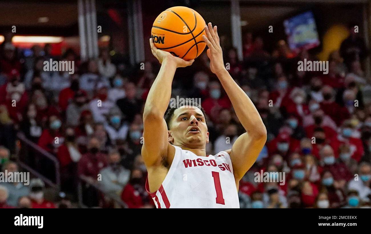 Wisconsin's Johnny Davis (1) during the second half of an NCAA college