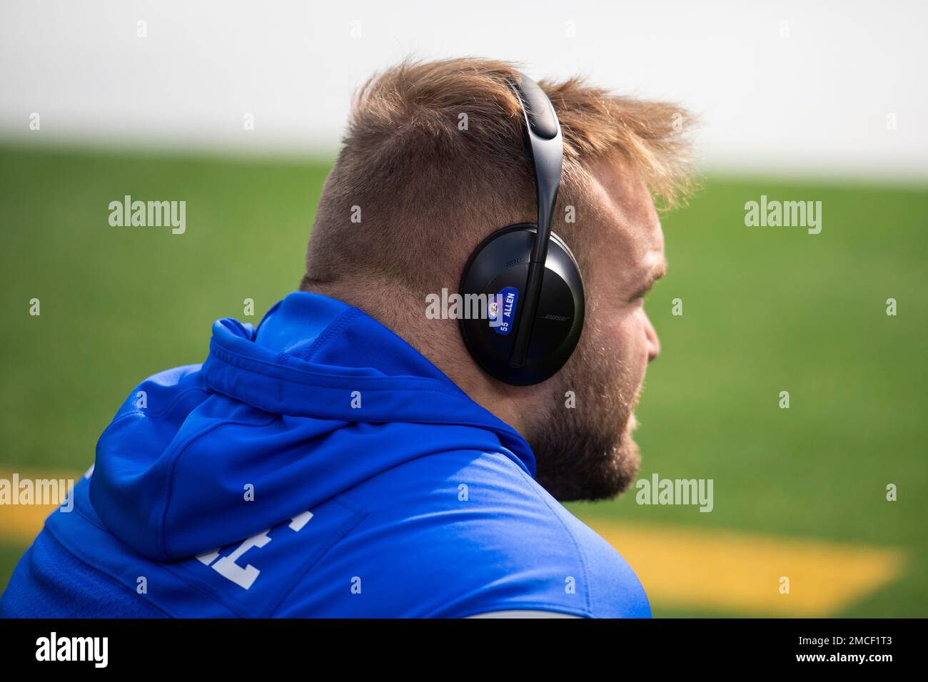 dagbog Athletic Smitsom sygdom A detail of Bose headphone worn by Los Angeles Rams center Brian Allen (55)  before an NFL football game against the San Francisco 49ers Sunday, Jan. 9,  2022, in Inglewood, Calif. (AP
