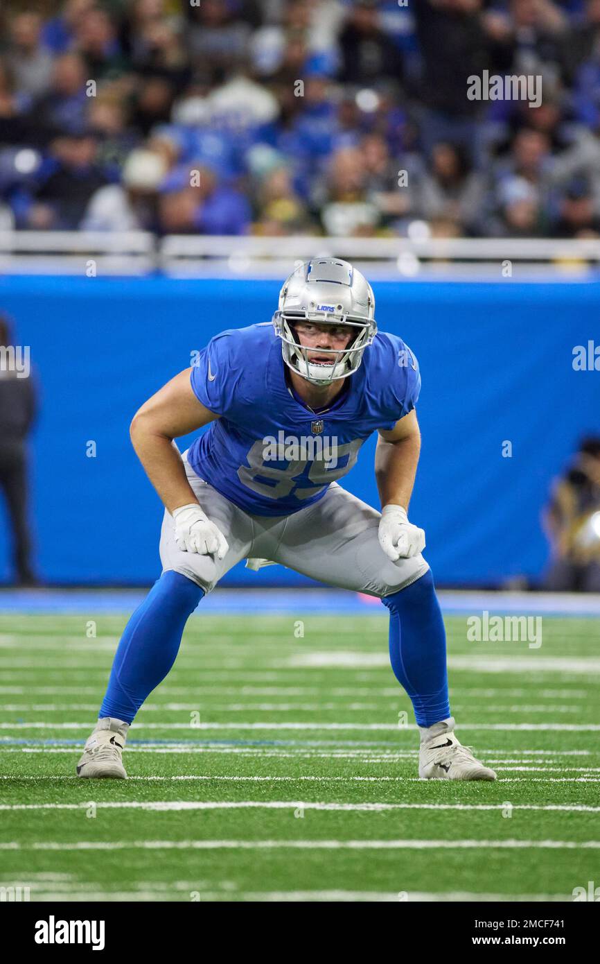 Detroit Lions tight end Brock Wright (89) gets set on offense against the  Green Bay Packers during an NFL football game, Sunday, Jan. 9, 2022, in  Detroit. (AP Photo/Rick Osentoski Stock Photo - Alamy