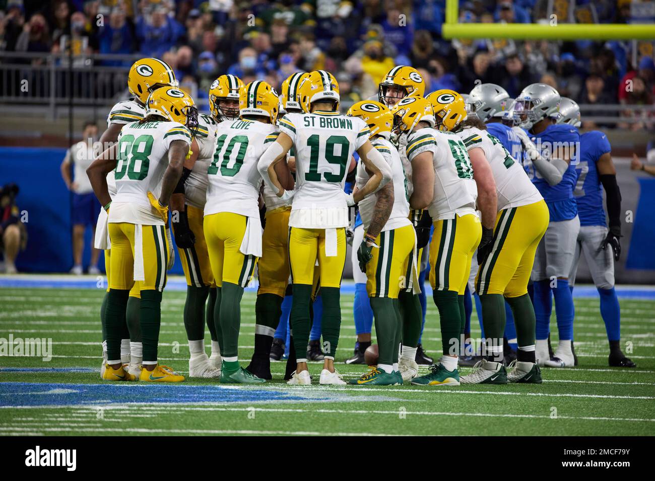 Green Bay Packers huddle up on offense against the Detroit Lions during an  NFL football game, Sunday, Jan. 9, 2022, in Detroit. (AP Photo/Rick  Osentoski Stock Photo - Alamy