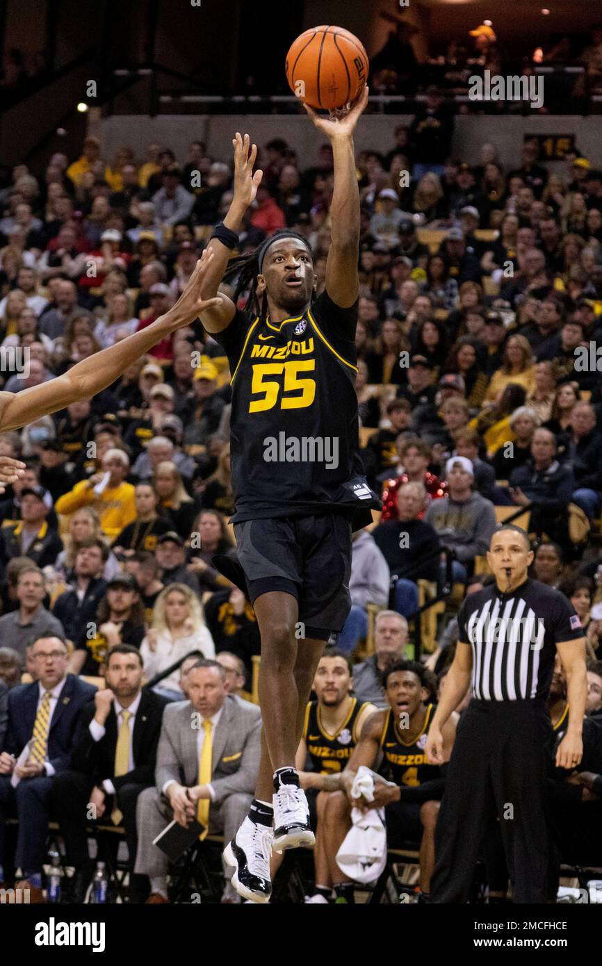 Missouri's Sean East II shoots during the second half of an NCAA
