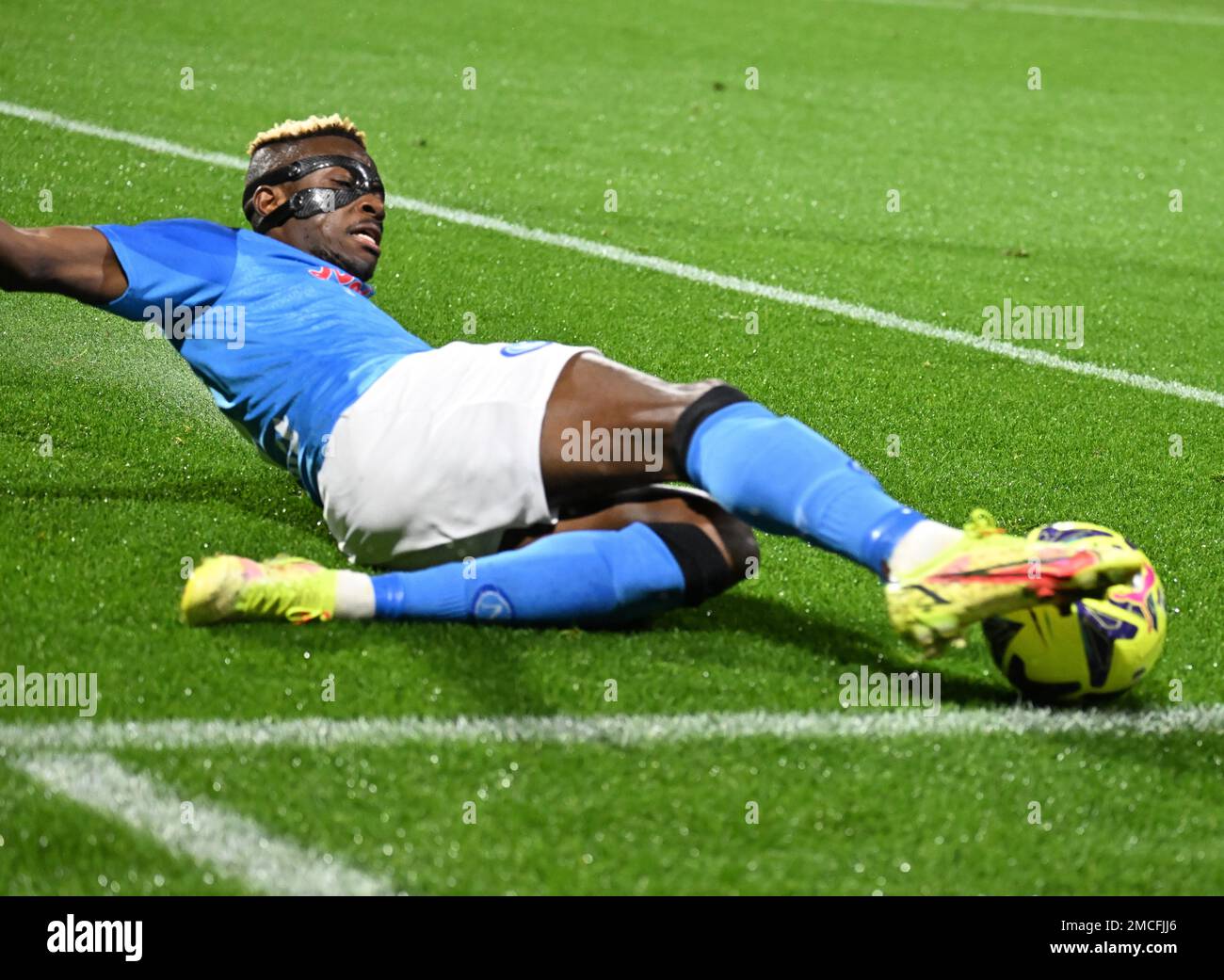 Salerno, Italy. 21st Jan, 2023. Napoli's Victor Osimhen is in action during a Serie A football match between Napoli and Salernitana in Salerno, Italy, Jan. 21, 2023. Credit: Alberto Lingria/Xinhua/Alamy Live News Stock Photo