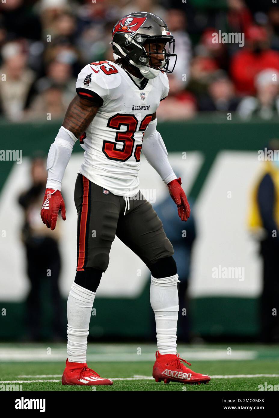 Tampa Bay Buccaneers free safety Jordan Whitehead (33) defends during an  NFL football game against the New York Jets, Sunday, Jan. 2, 2022, in East  Rutherford, N.J. (AP Photo/Adam Hunger Stock Photo - Alamy