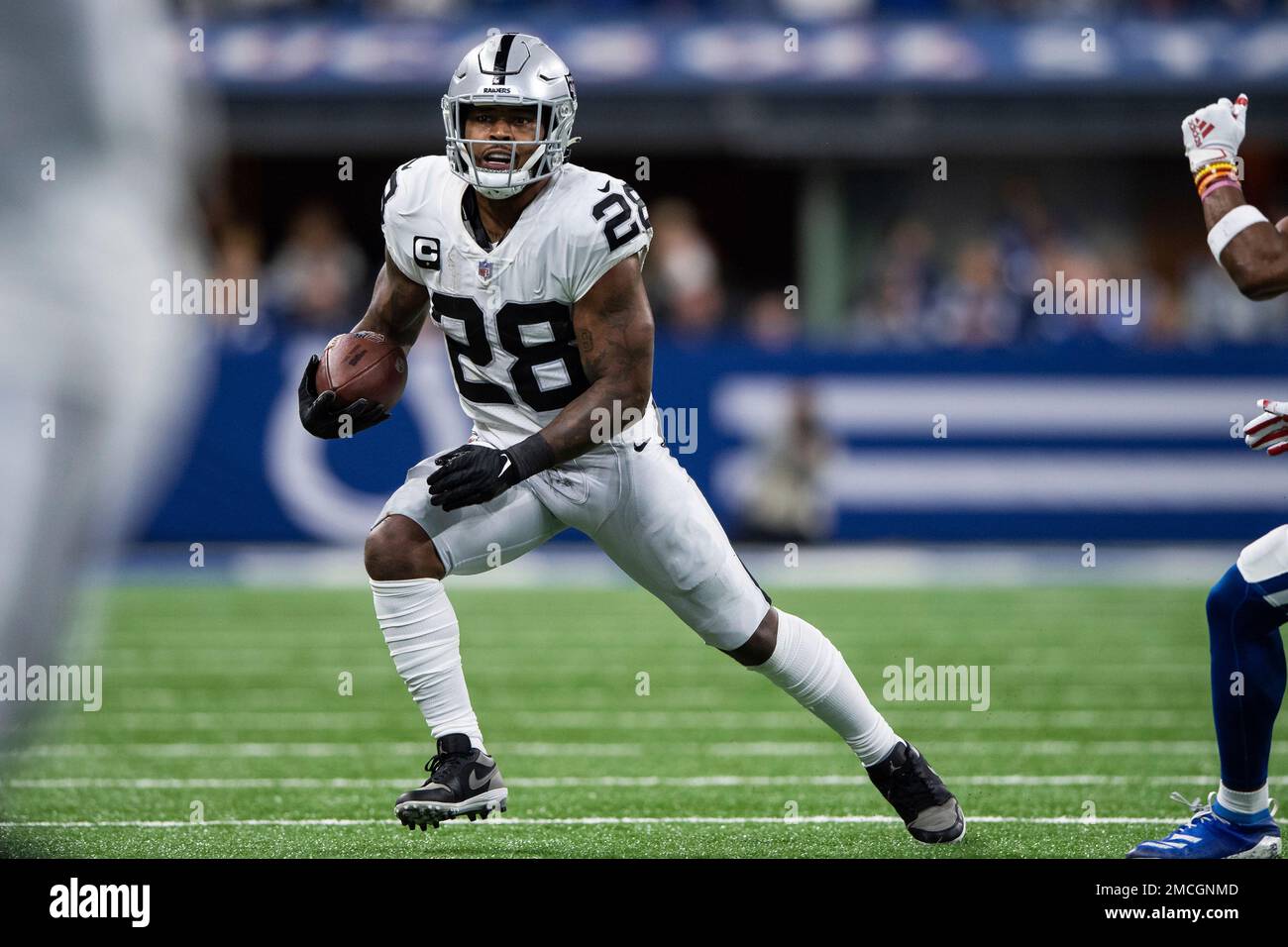 Las Vegas Raiders running back Josh Jacobs (28) runs to the outside