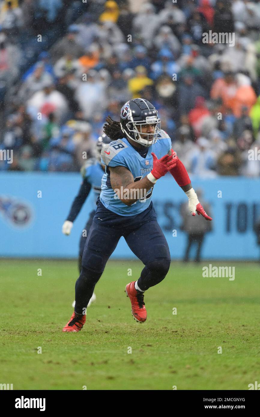 Tennessee Titans linebacker Bud Dupree (48) walks to drill at