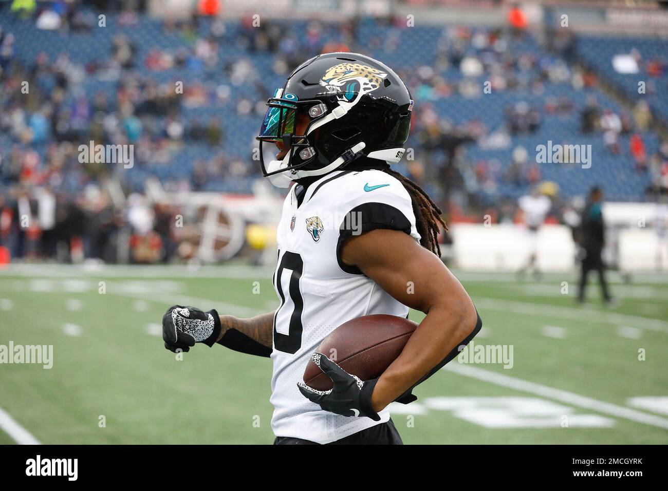 Jacksonville Jaguars' Laviska Shenault Jr. (10) runs during the second half  of an NFL football game against the Cincinnati Bengals, Thursday, Sept. 30,  2021, in Cincinnati. (AP Photo/Michael Conroy Stock Photo - Alamy