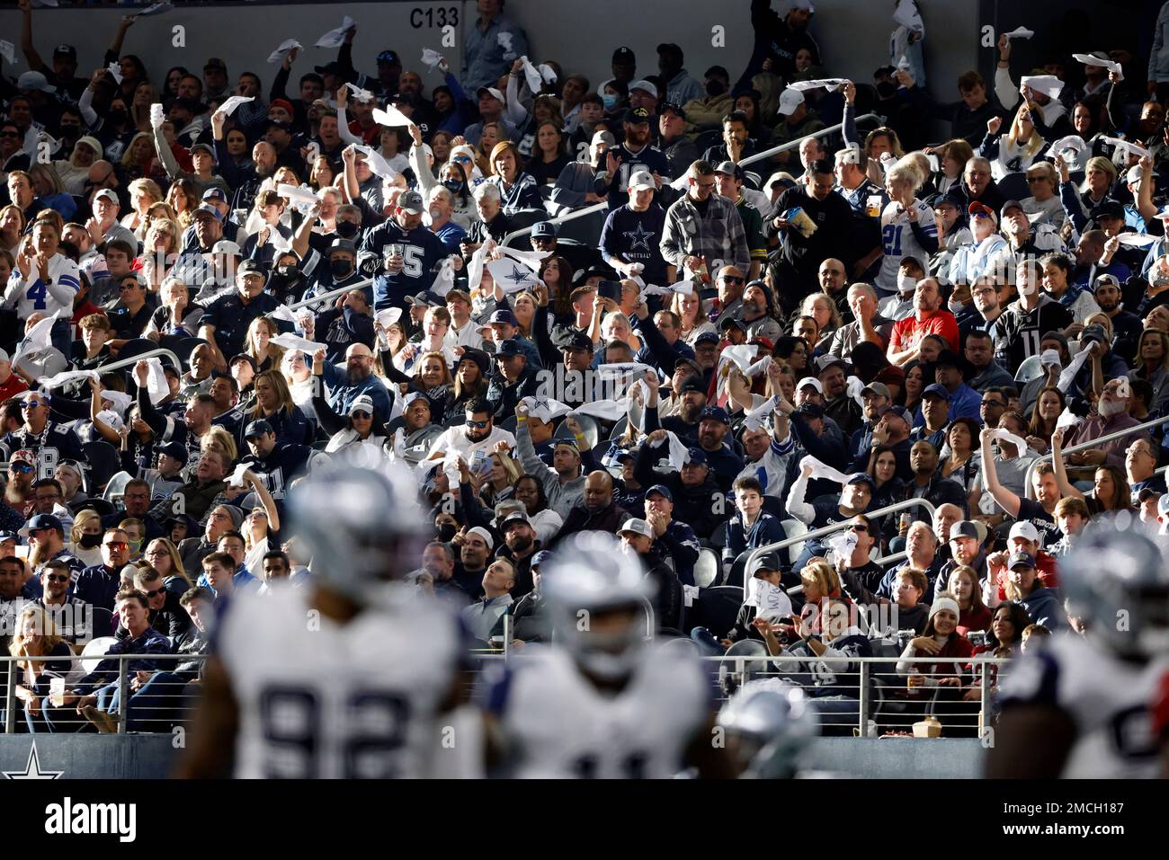 Dallas Cowboys fans on the floor waiting for the start of the 2018 NFL  Draft at AT&T Stadium in Arlington, Texas, on Thursday, April 26, 2018.  (Photo by Max Faulkner/Fort Worth Star-Telegram/TNS/Sipa