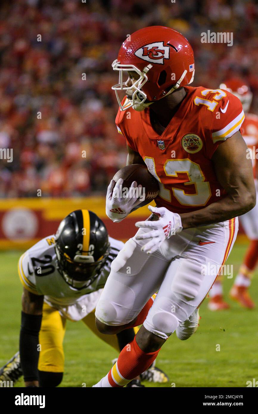 Kansas City Chiefs wide receiver Byron Pringle (13) beats Pittsburgh