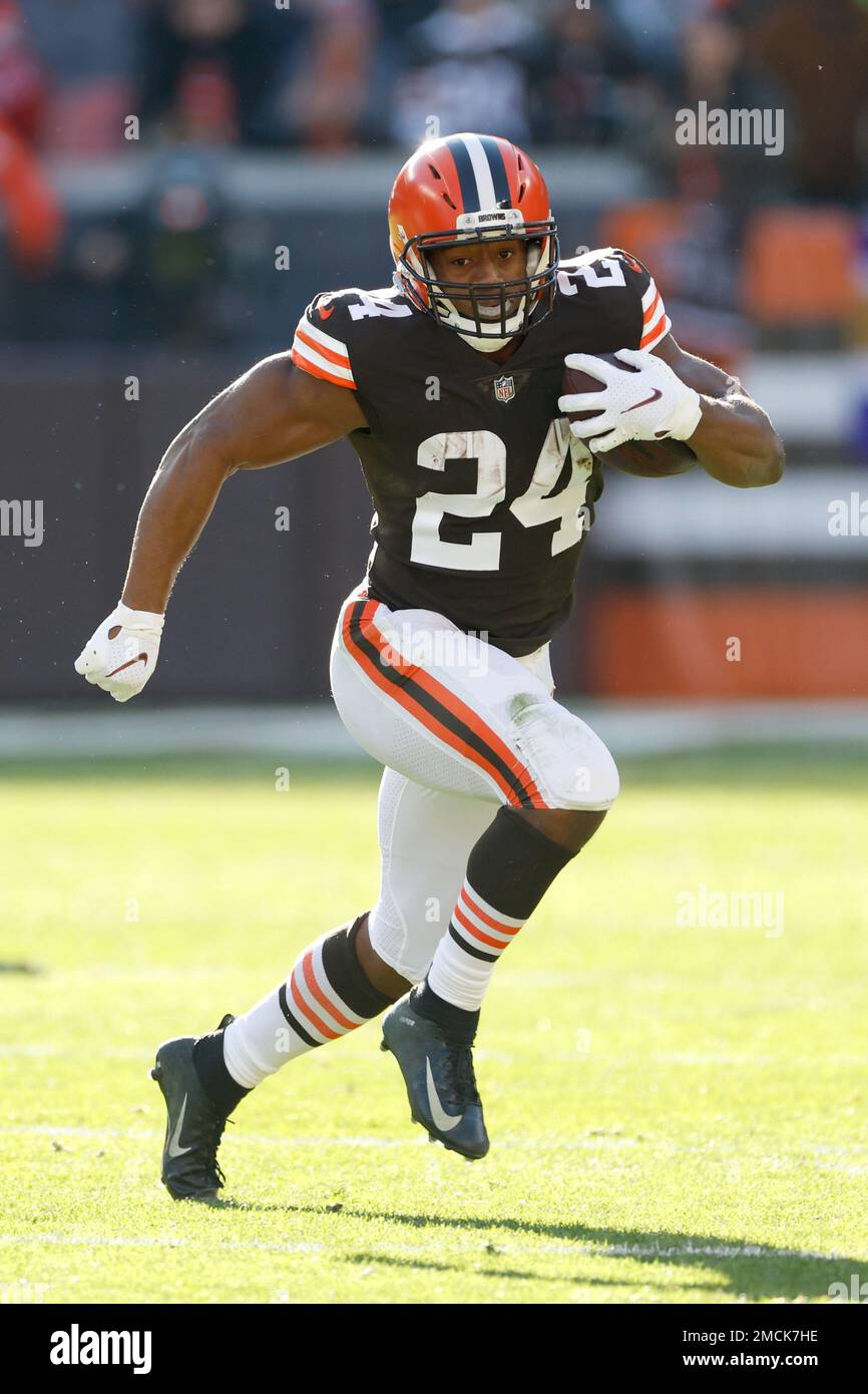 Cleveland Browns running back Nick Chubb plays against the