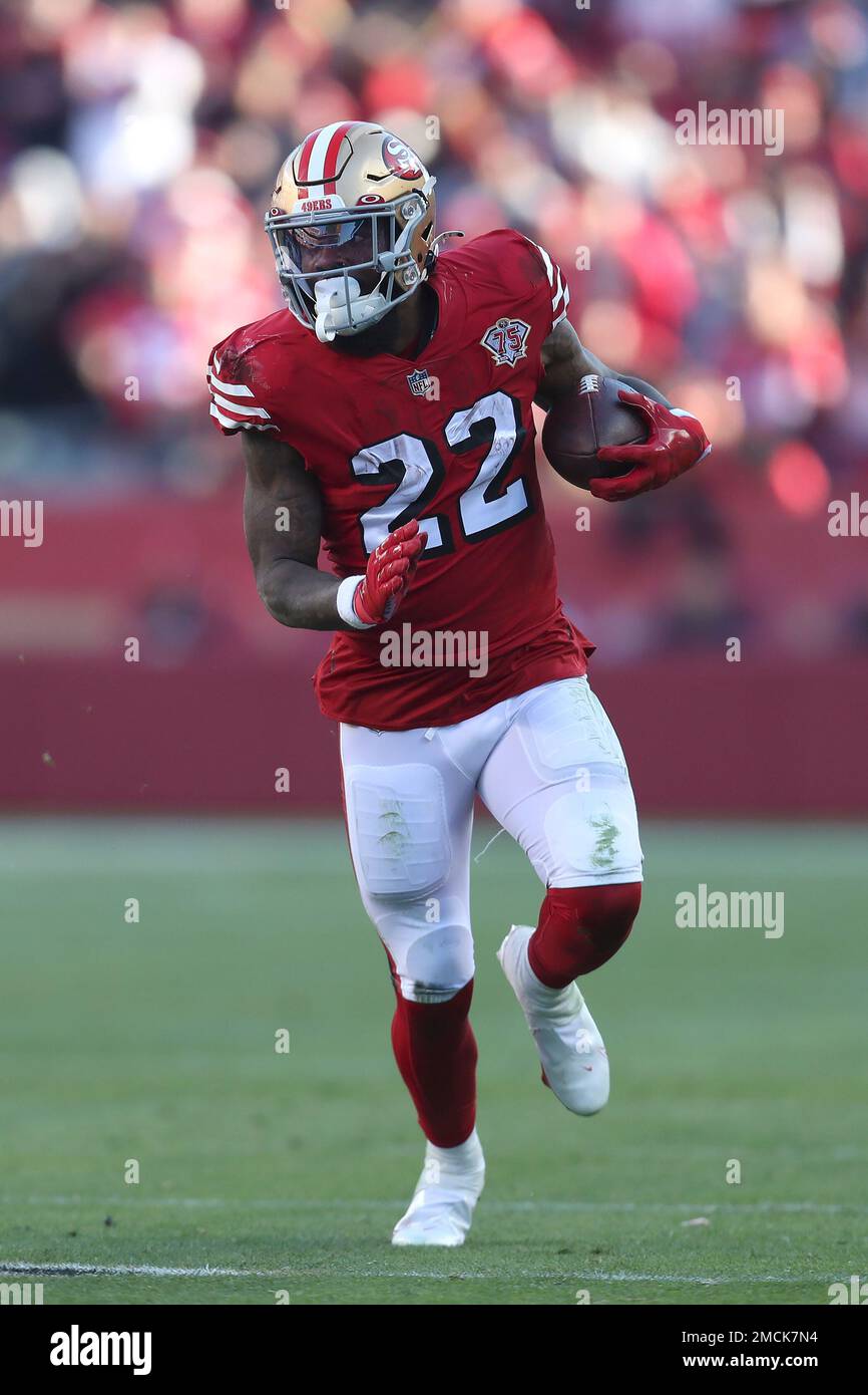 San Francisco 49ers running back Jeff Wilson Jr. (22) runs against