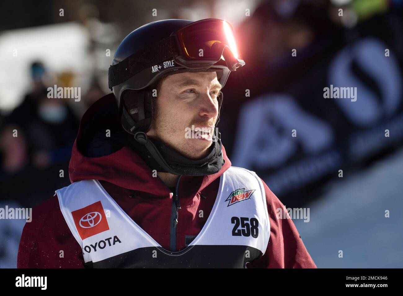 Shaun White, of the United States, after his third run in the snowboarding  halfpipe finals, Sunday, Dec. 19, 2021, during the Dew Tour at Copper  Mountain, Colo. (AP Photo/Hugh Carey Stock Photo -