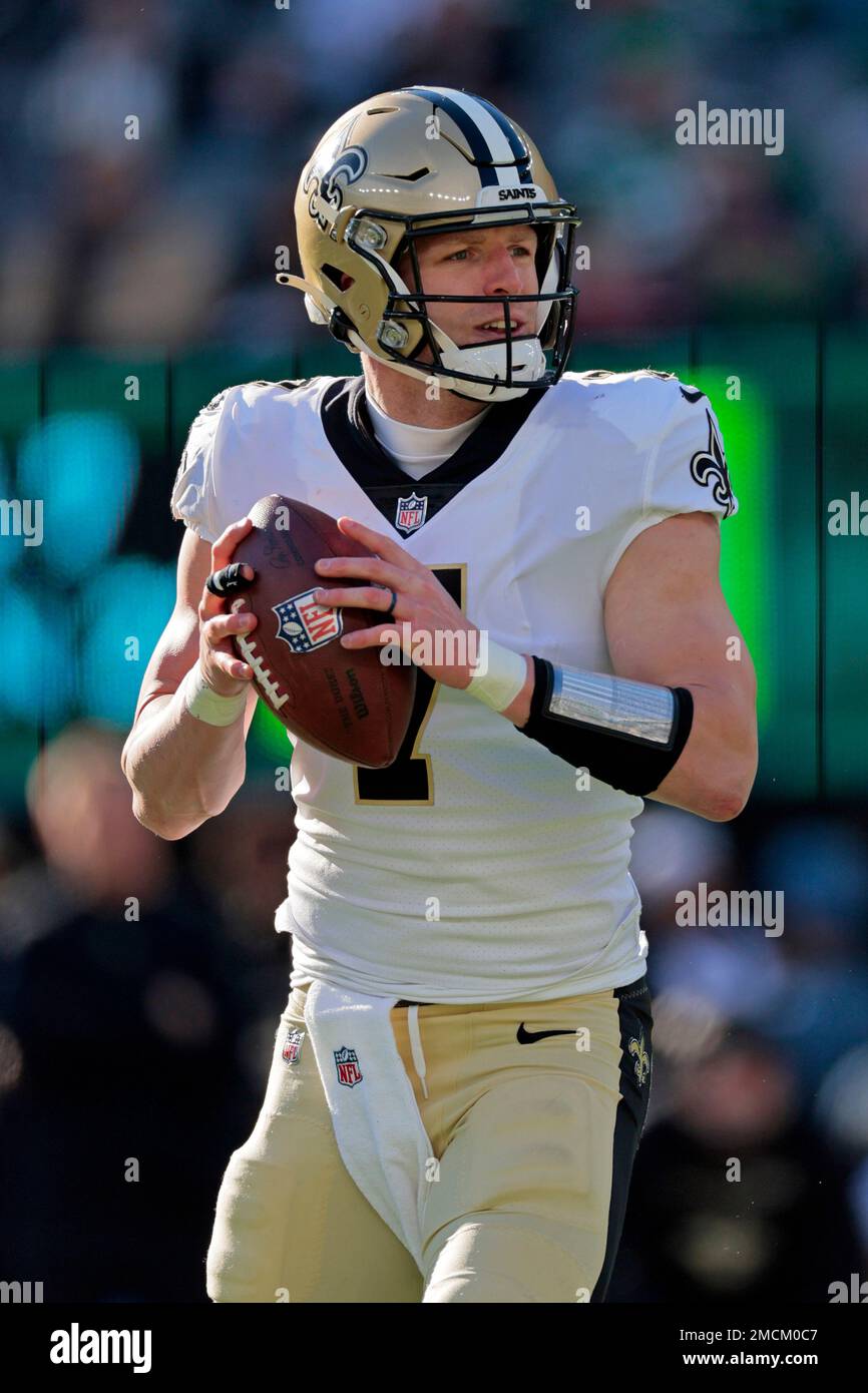 New Orleans Saints quarterback Taysom Hill (7) passes during an