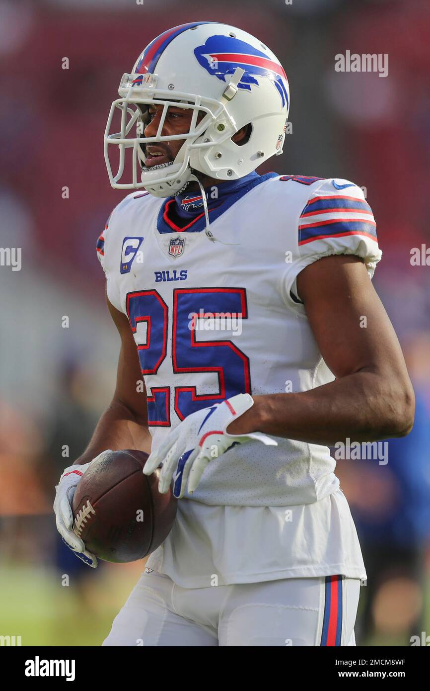 Green Bay, WI, USA. 30th Sep, 2018. Green Bay Packers linebacker James  Crawford #54 tackles Buffalo Bills running back Taiwan Jones #26 during the  NFL Football game between the Buffalo Bills and