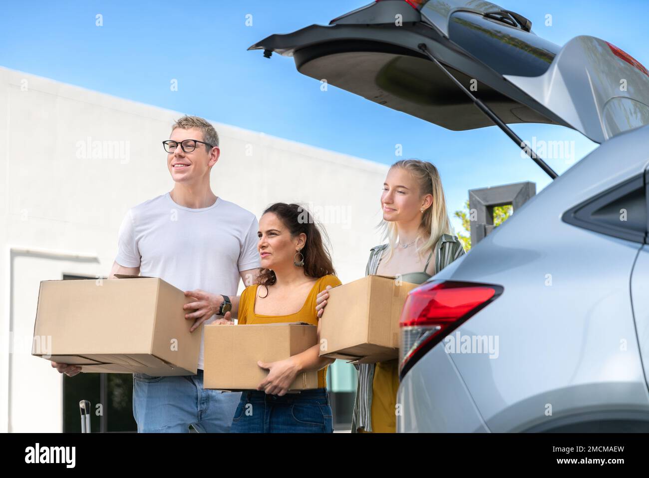 Family holiday car pack hi-res stock photography and images - Alamy
