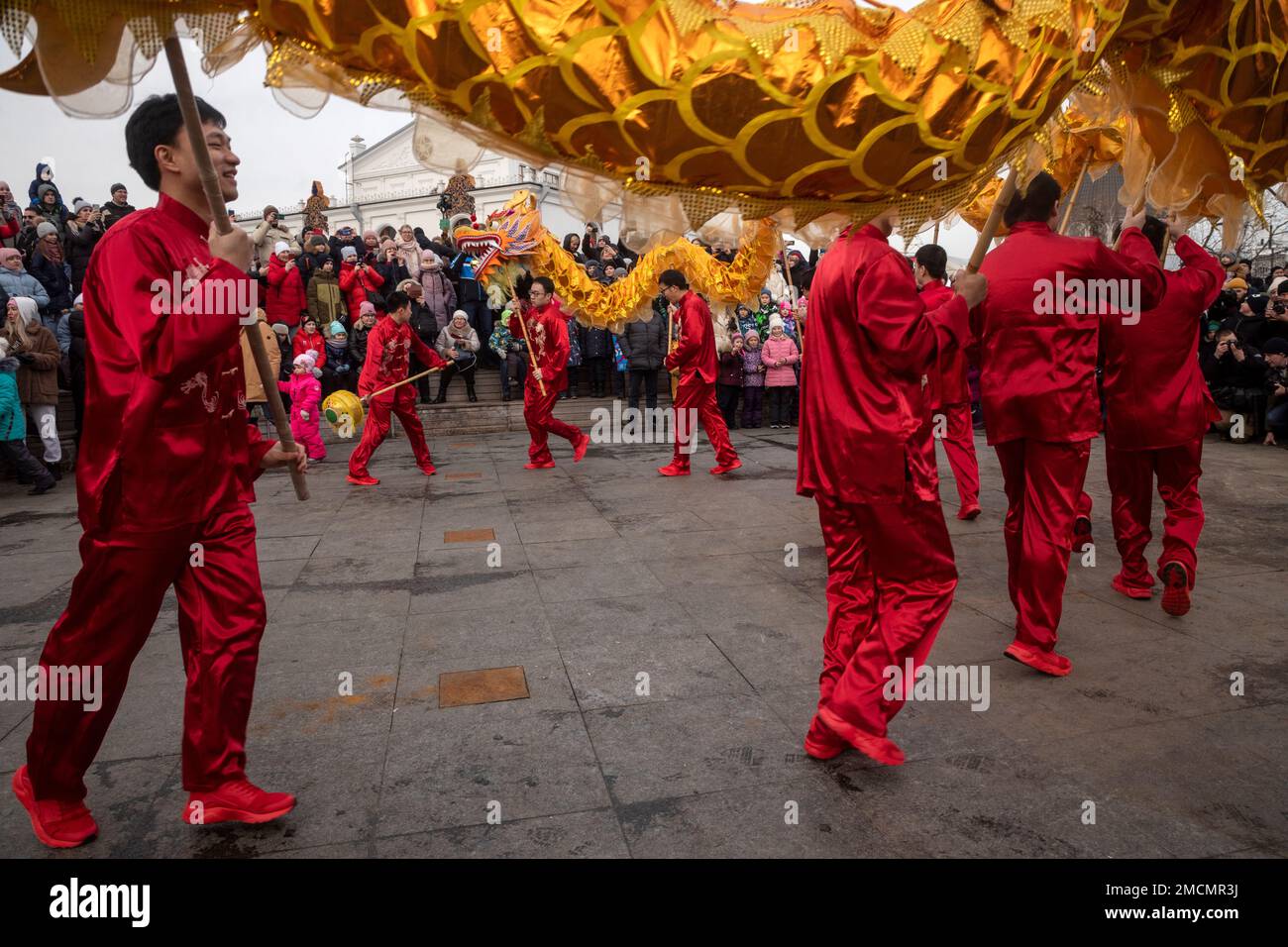 Moscow, Russia. 21st of January, 2023. Artists perform a dragon dance during the Chinese Lunar New Year celebration at the Exhibition of Achievements of National Economy (VDNH) in Moscow, Russia. Nikolay Vinokurov/Alamy Live News Stock Photo