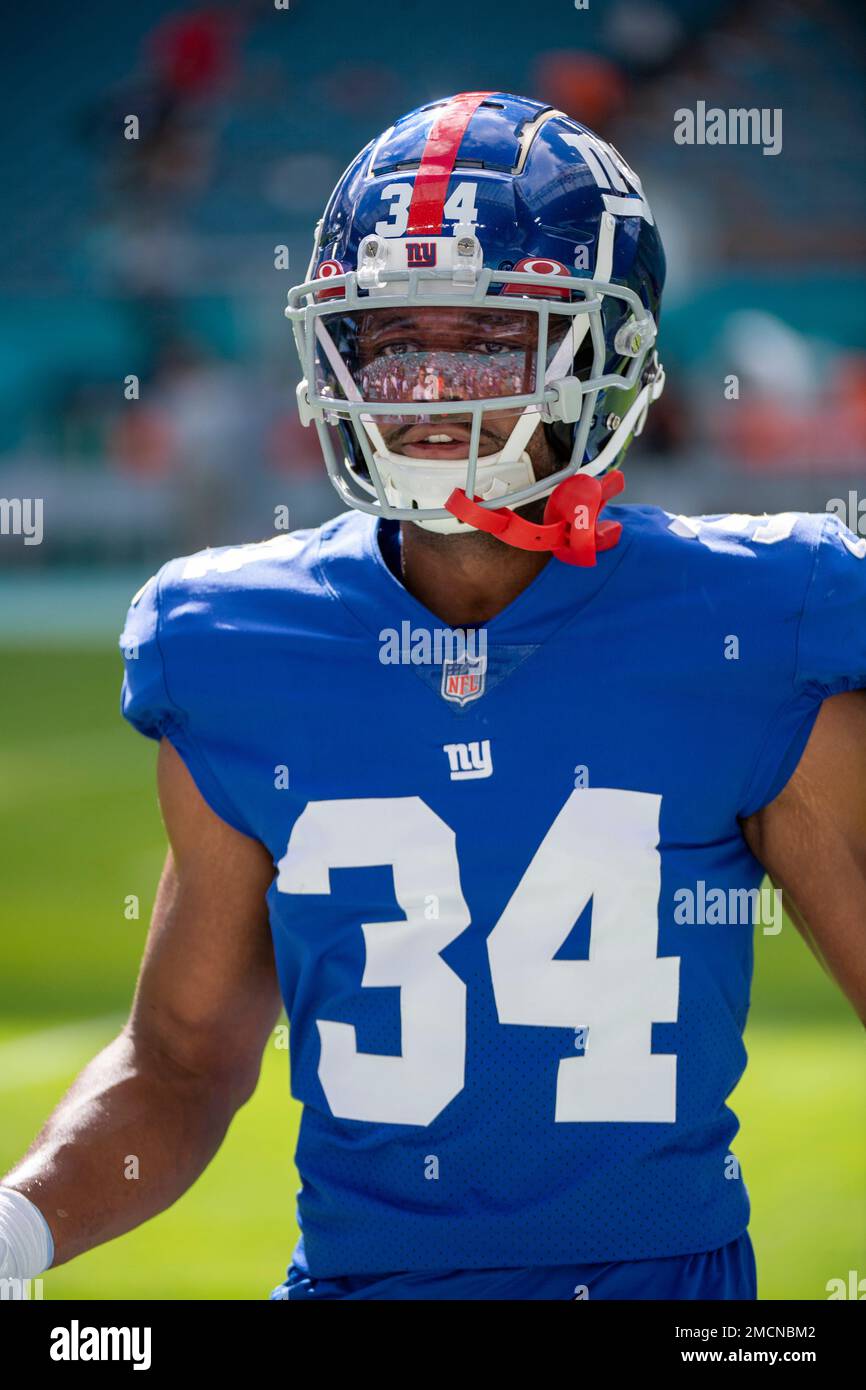 New York Giants cornerback Jarren Williams (34) runs against the Washington  Football Team during an NFL football game, Sunday, Jan. 9, 2022, in East  Rutherford, N.J. (AP Photo/Adam Hunger Stock Photo - Alamy