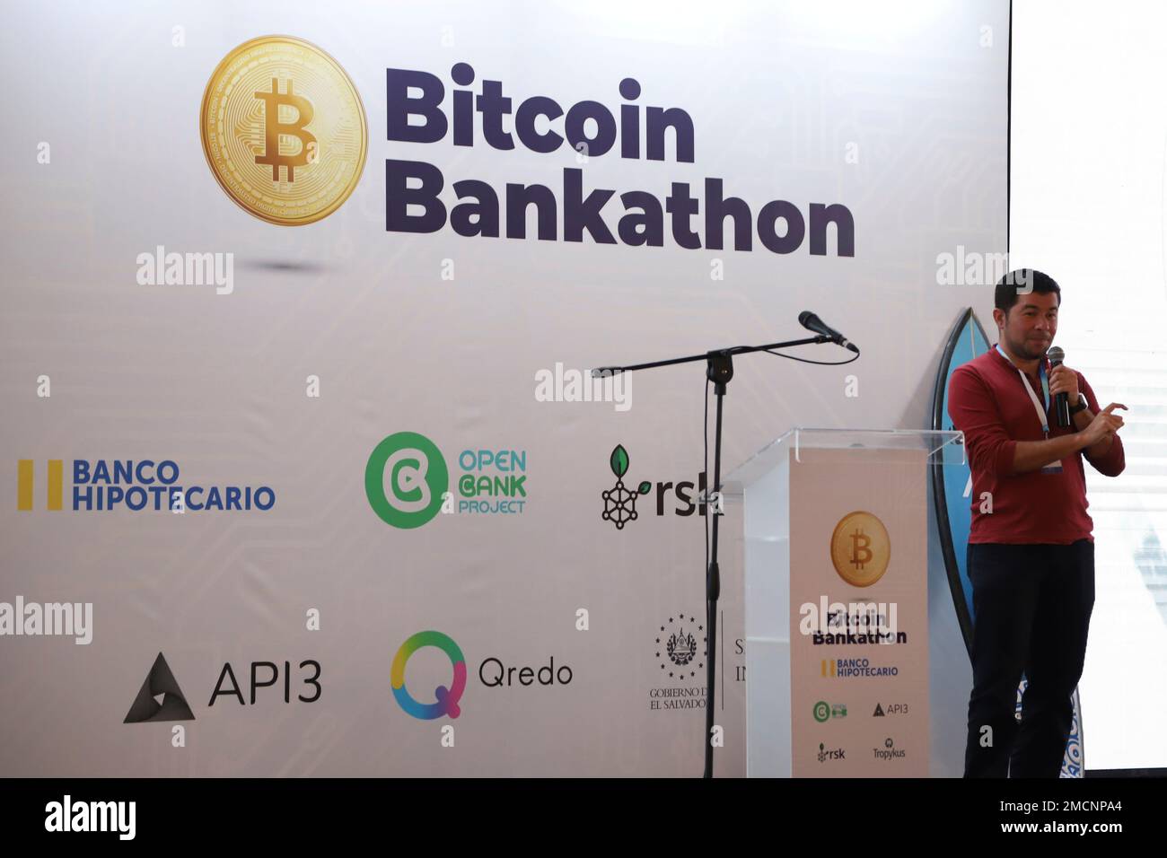 IMAGE DISTRIBUTED FOR BITCOIN-ALLIANCE.ORG - The Salvadoran Nelson Chicas  of the Cardinal equioo presents his project to the jury at the Bitcoin  Bankathon at Hacienda de Los Miranda hotel on Wednesday, Dec.