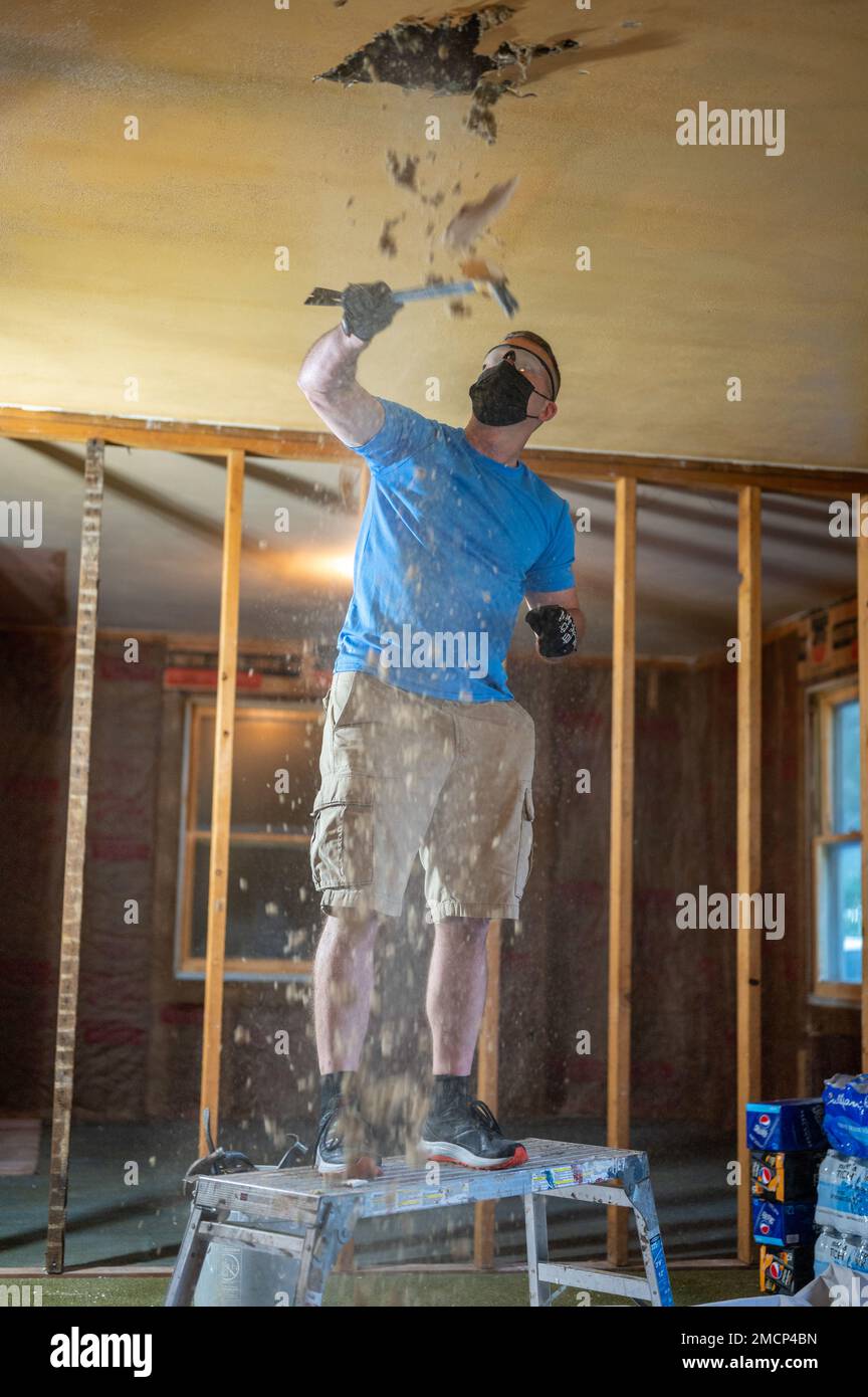 Habitat for humanity restore hi-res stock photography and images - Alamy