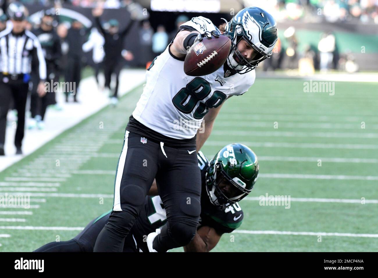 Philadelphia Eagles tight end Dallas Goedert (88) runs in a touchdown