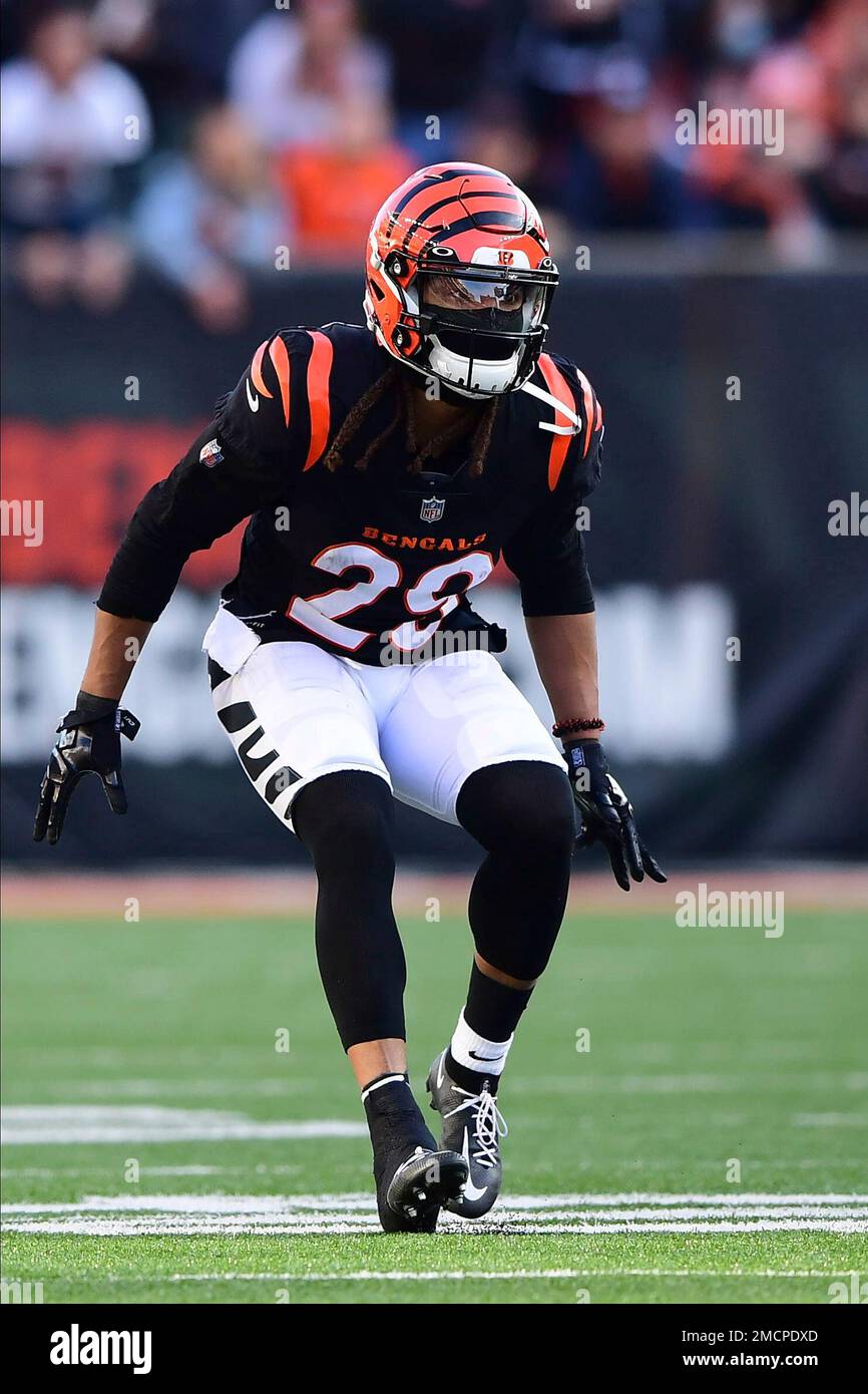 Cincinnati Bengals cornerback Vernon Hargreaves III (29) lines up for a  play during an NFL football game against the Cleveland Browns, Sunday, Jan.  9, 2022, in Cleveland. (AP Photo/Kirk Irwin Stock Photo - Alamy