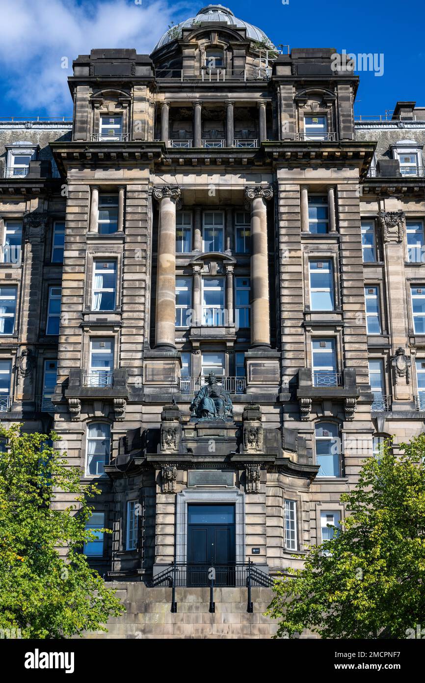 The imposing frontage of the South Face of Glasgow Royal Infirmary Medical Block. The 'New' block, designed by James Miller, was completed in 1915. Stock Photo