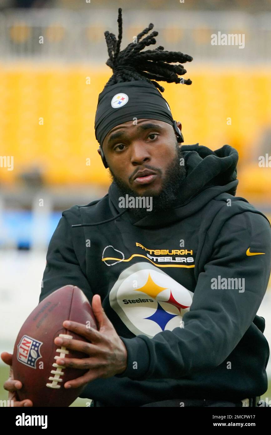 Ebron Pittsburgh Steelers tight end Eric Ebron (85) warms up before an NFL ...