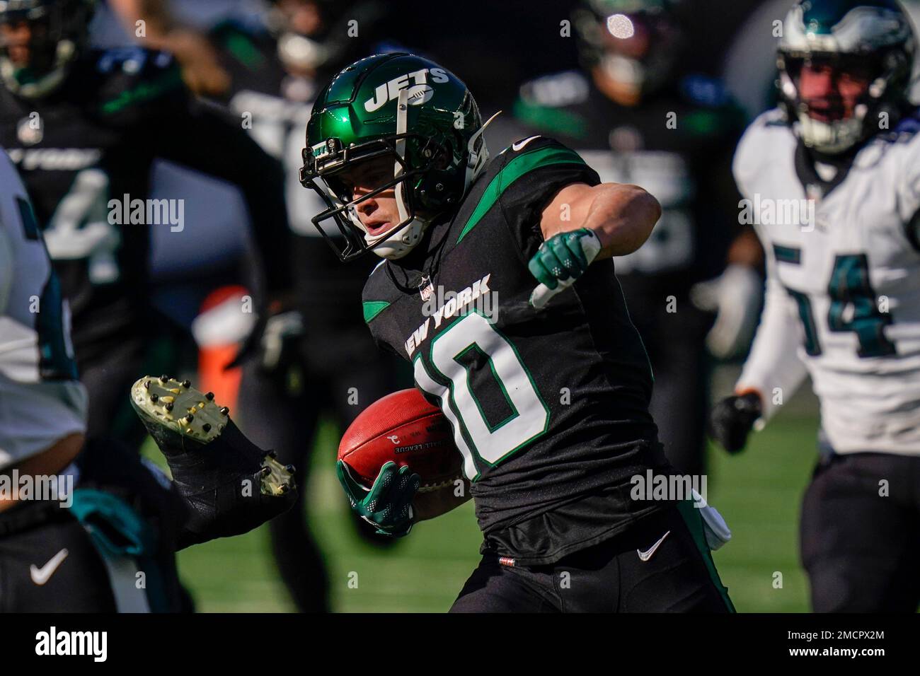 New York Jets wide receiver Braxton Berrios runs the ball during the ...
