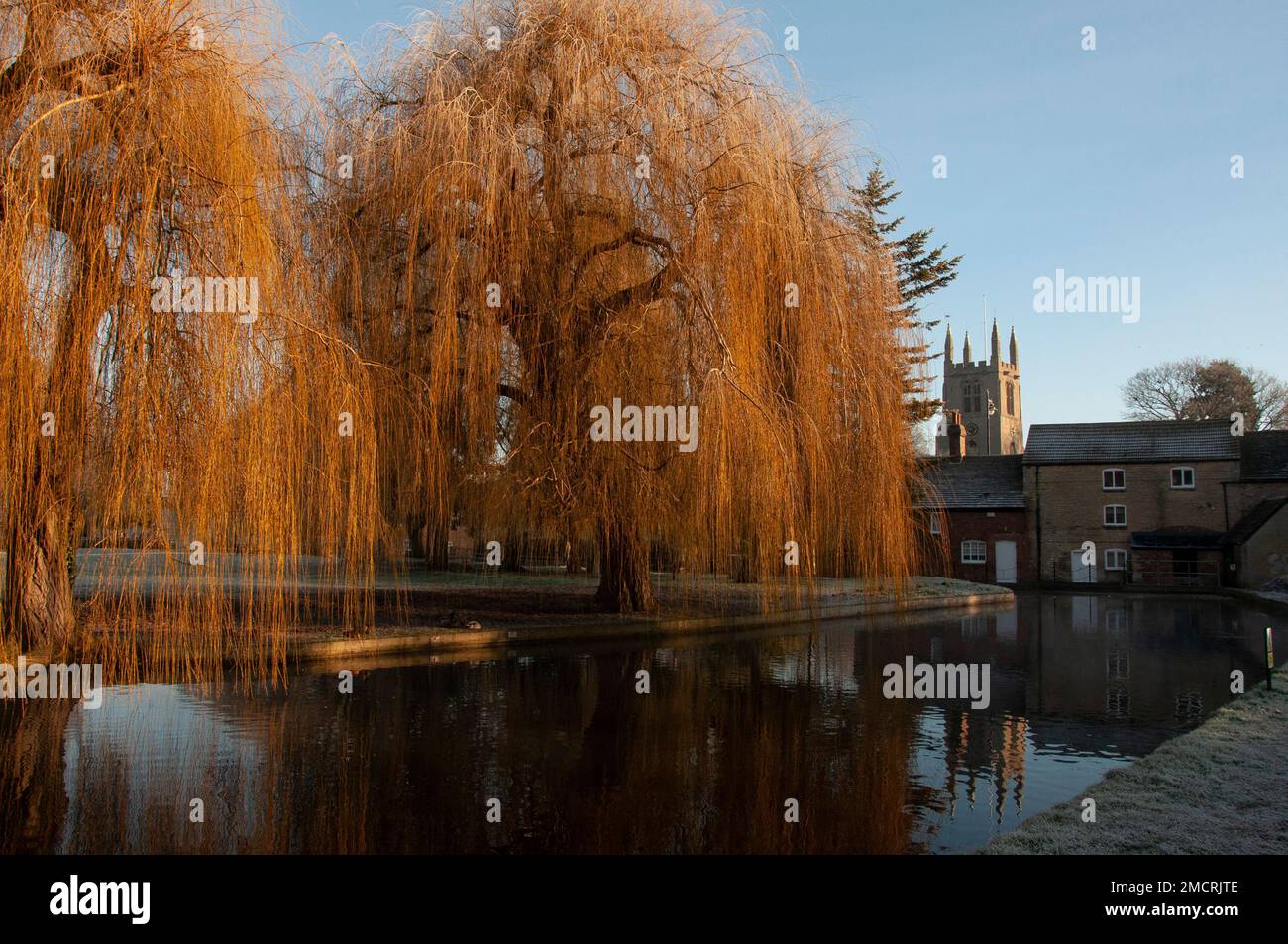 Bourne, Lincolnshire, 22nd Jan 2023. UK Weather The sun colours the
