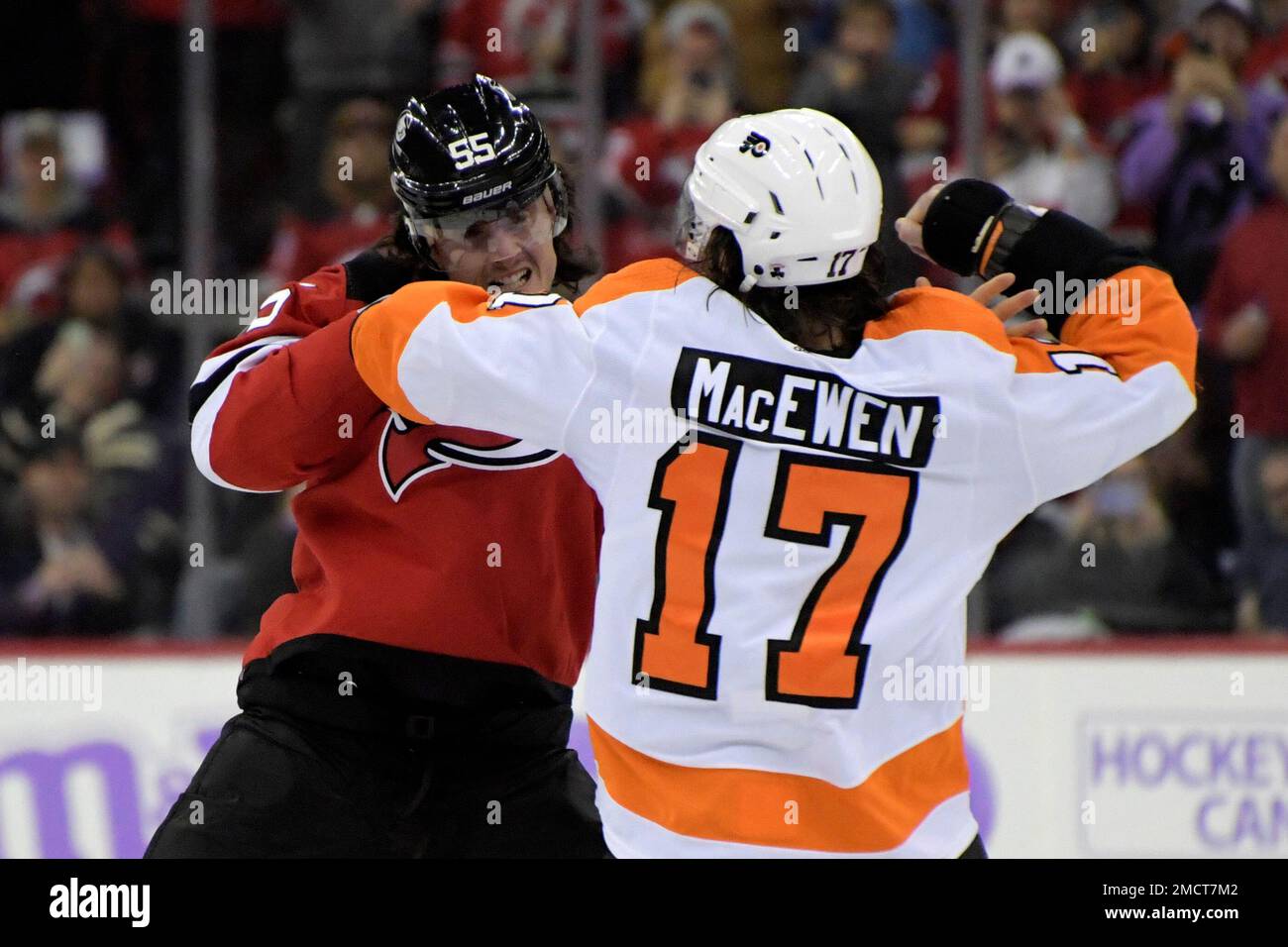 Zack MacEwen has the right tools to become Flyers fan favorite