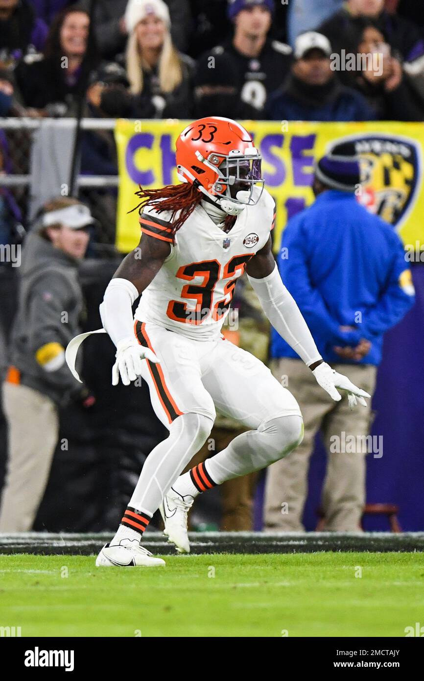 Cleveland Browns safety Ronnie Harrison Jr. (33) walks on the sideline  during an NFL football game against the Cincinnati Bengals, Monday, Oct. 31,  2022, in Cleveland. (AP Photo/Kirk Irwin Stock Photo - Alamy