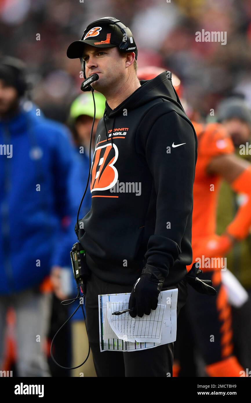 Cincinnati Bengals head coach Zac Taylor argues a call during the second  half of an NFL football game against the Pittsburgh Steelers, Sunday, Nov.  28, 2021, in Cincinnati. (AP Photo/Emilee Chinn Stock