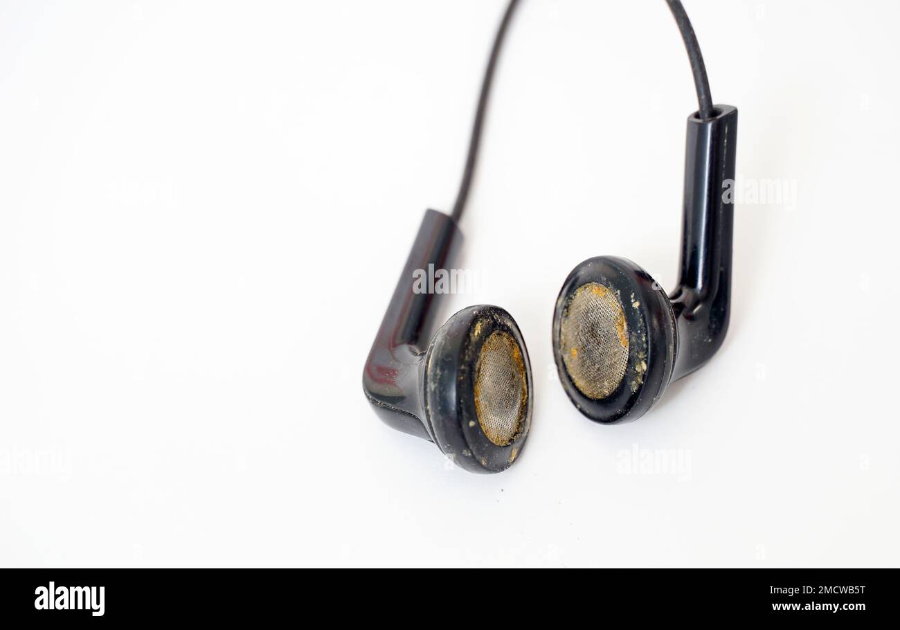 Dirty earpods online