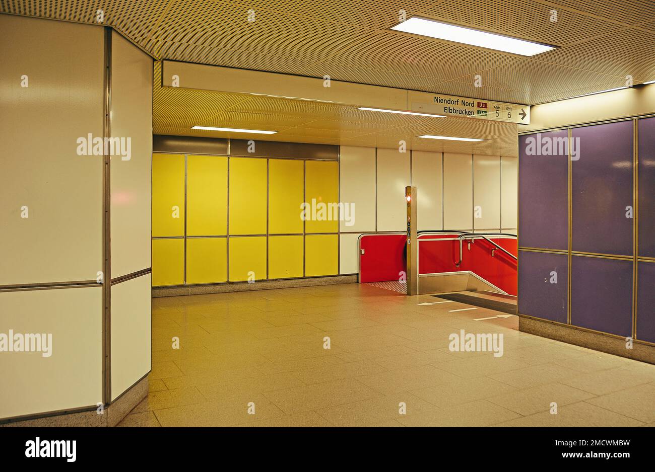Underground station, Jungfernstieg, Hamburg, Germany Stock Photo Alamy