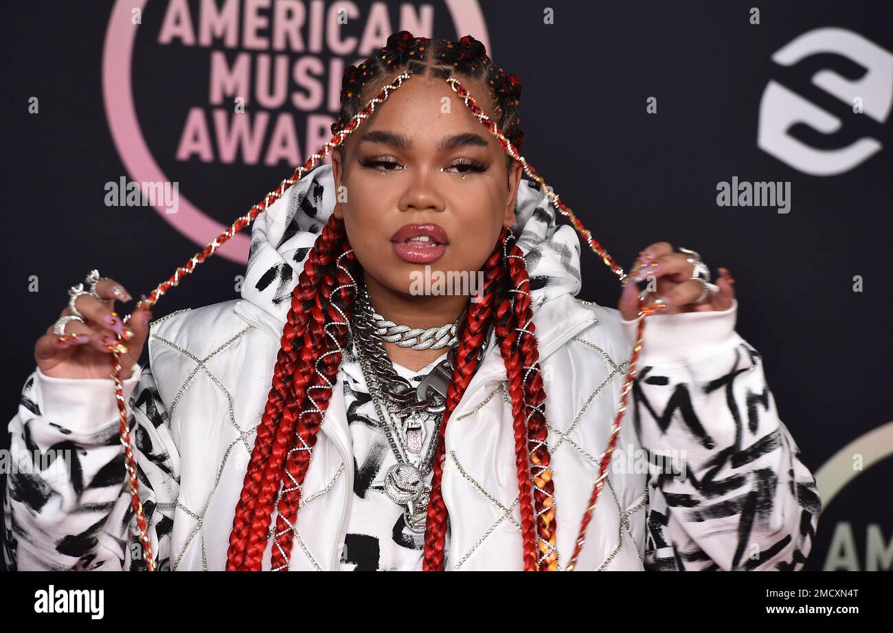 Zoe Wees arrives at the American Music Awards on Sunday, Nov. 21, 2021