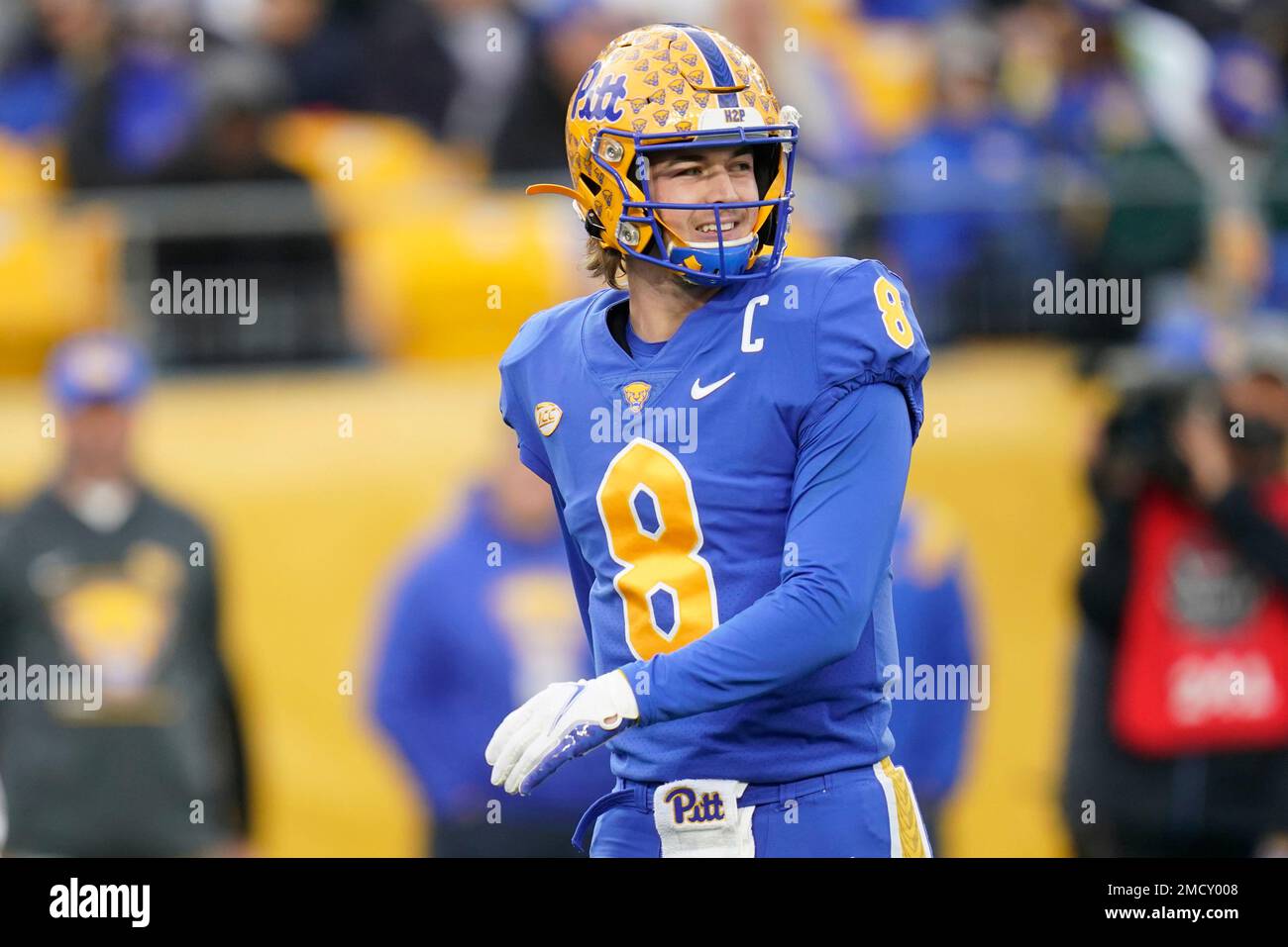 Pittsburgh quarterback Kenny Pickett (8) plays against Virginia during