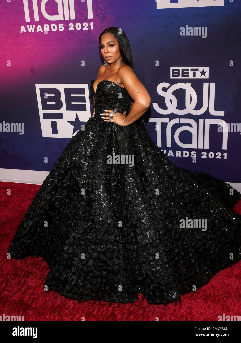 Recording artist 21 Savage attends 2021 Soul Train Awards red carpet at  Adam Clayton Powell State Plaza on Saturday, Nov. 20, 2021, in New York.  (Photo by Andy Kropa/Invision/AP Stock Photo - Alamy