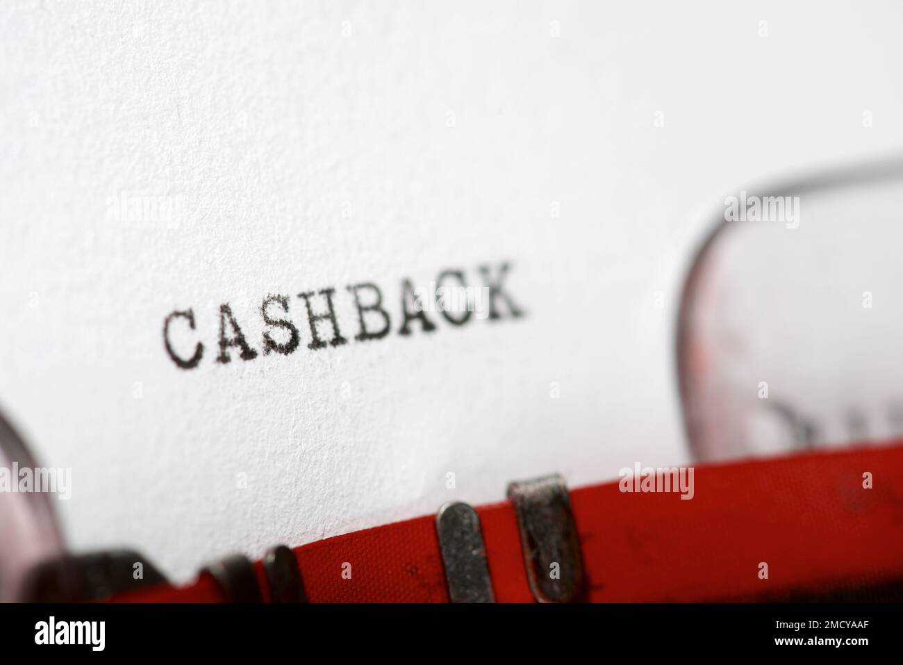 Cashback word written with a typewriter Stock Photo - Alamy