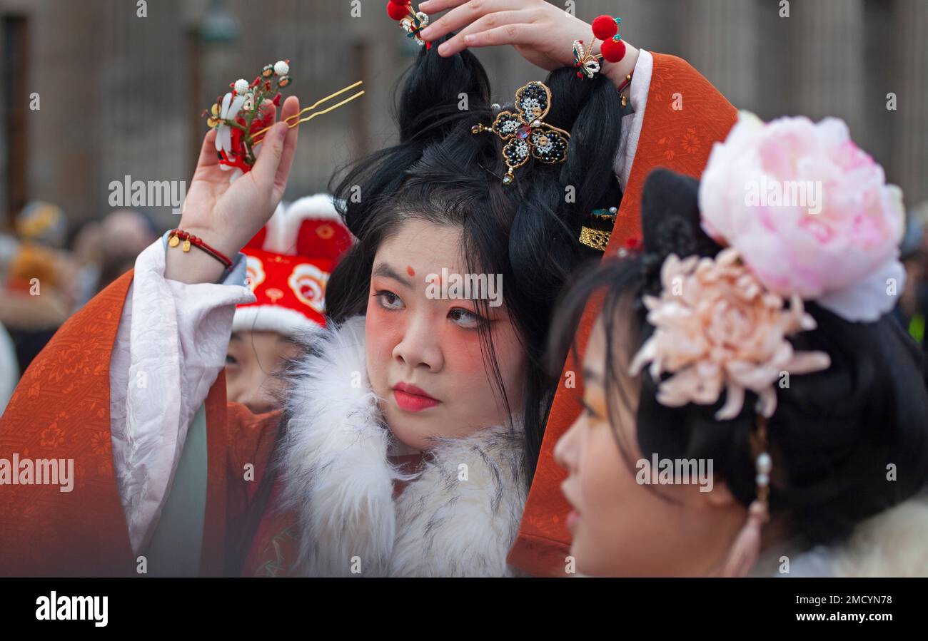 The Mound, Edinburgh, Scotland, UK. 22nd January 2023. Edinburgh city marks the Year of the Rabbit as the Chinese New Year launches today across the world. Pictured: Chinese performers prepare to perform for the audience. Credit: Arch White/alamy live news. Stock Photo