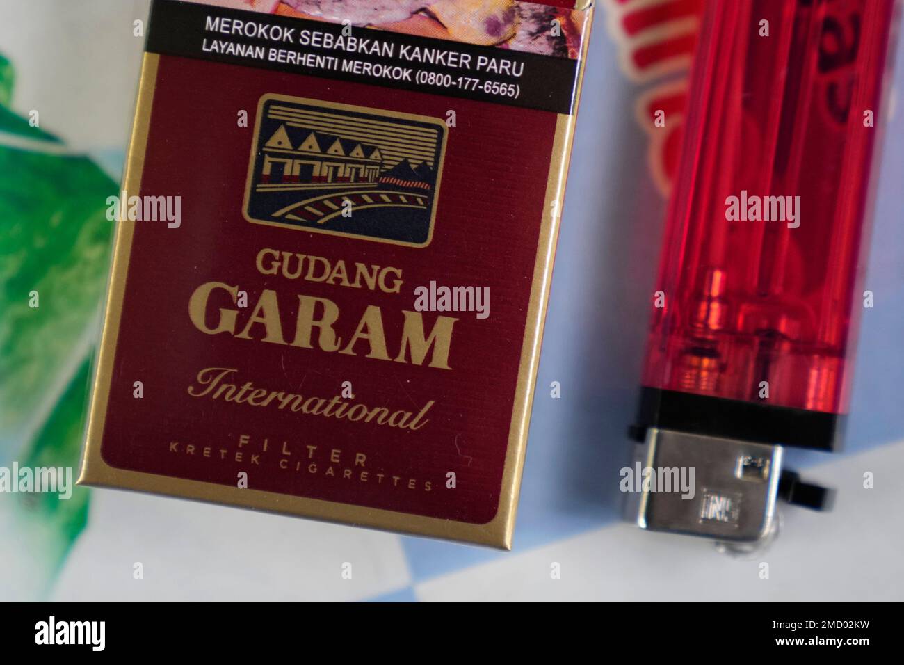 what is the difference between the different marlboro cigarettes History of the world in 52 packs