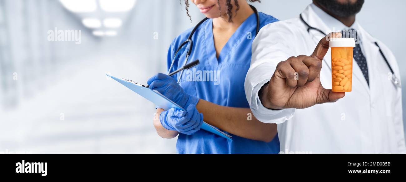 African american doctor nurse hi-res stock photography and images - Alamy