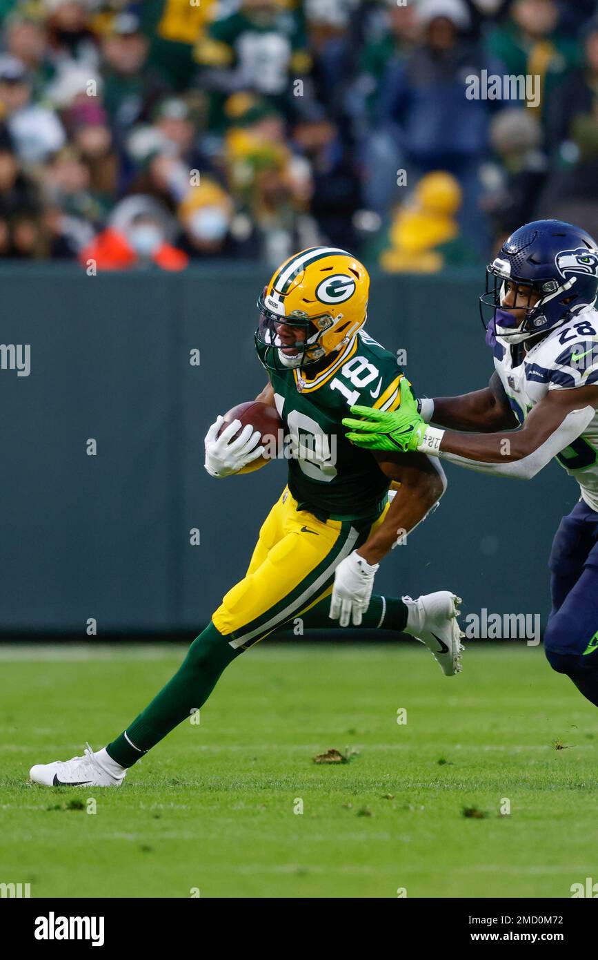 Green Bay Packers wide receiver Randall Cobb (18) runs after the catch