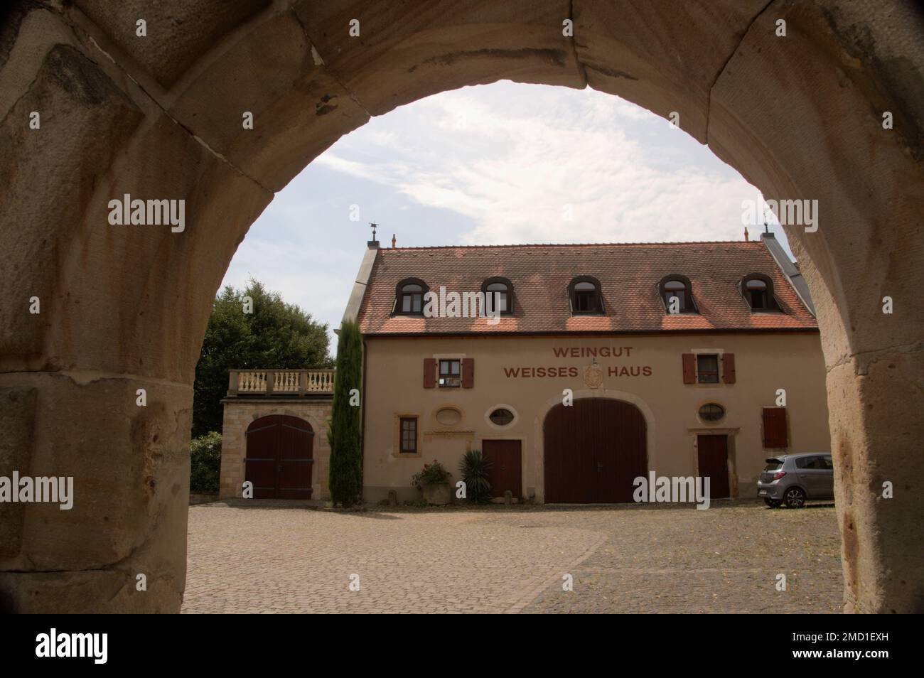 Weingut Weisses Haus in Neustadt an der Weinstraße Stock Photo